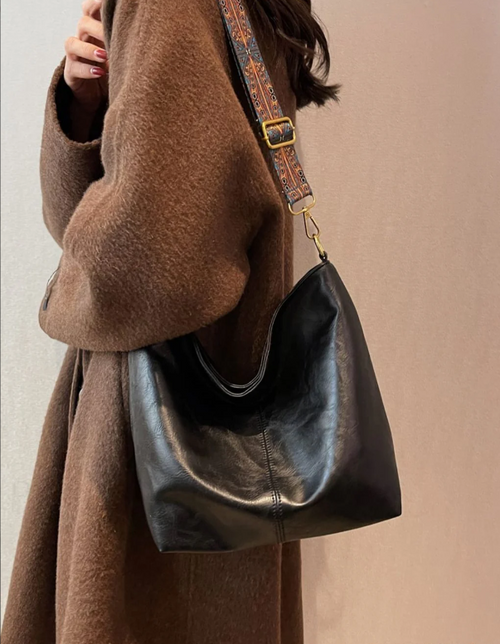 CHIC CROSSBODY HOBO VINTAGE LINE