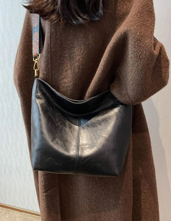 CHIC CROSSBODY HOBO VINTAGE LINE